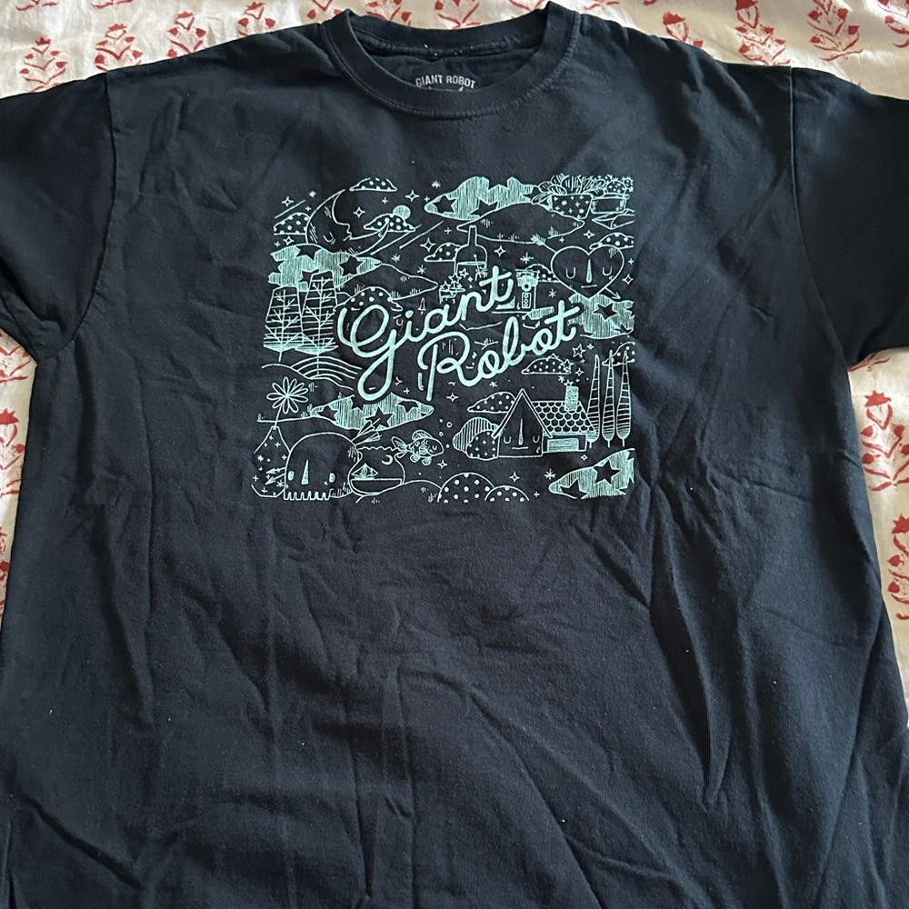 Giant Robot - Black Graphic T-Shirt for Men